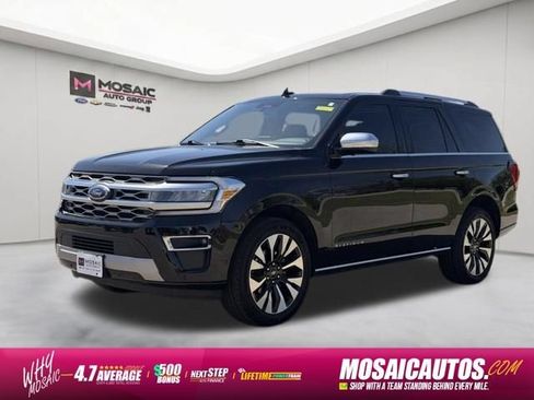 Used 2024 Ford Expedition Platinum AWD/4WD image 3