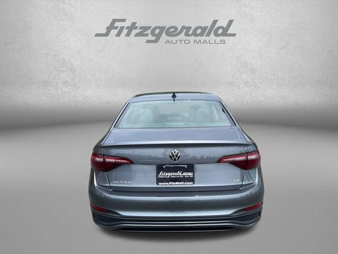 Used 2024 Volkswagen Jetta SE FWD image 7