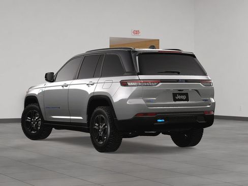 New 2024 Jeep Grand Cherokee Trailhawk w/ Advanced Protech Group II AWD/4WD image 4