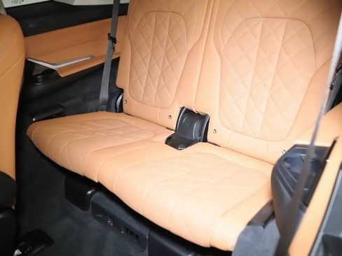 Used 2024 BMW X7 xDrive40i AWD/4WD image 16