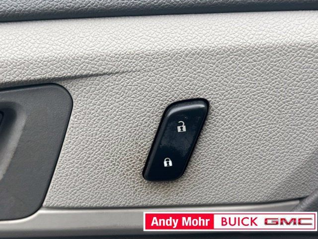 Used 2015 Chevrolet Traverse LT FWD image 25