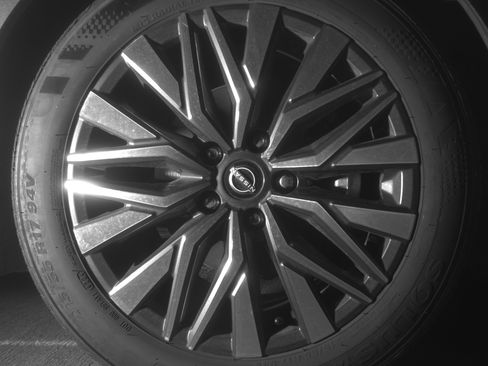 Used 2025 Nissan Altima 2.5 SV image 13