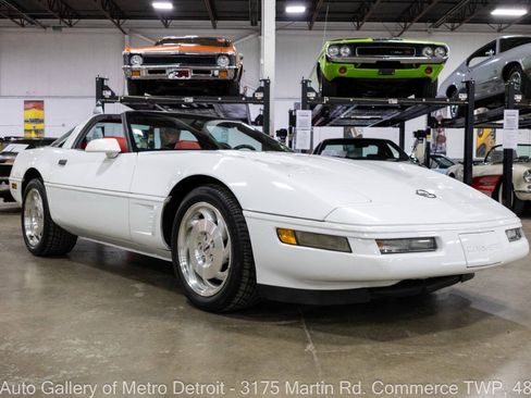Used 1996 Chevrolet Corvette Coupe RWD image 11