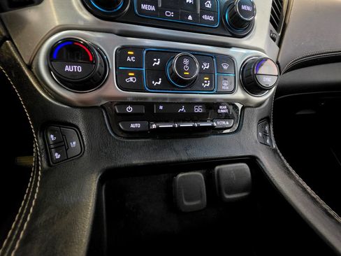 Used 2018 GMC Yukon SLT w/ Premium Edition AWD/4WD image 43