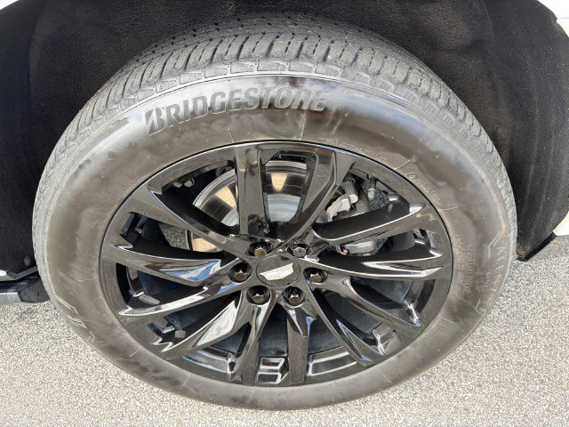 Certified 2024 Cadillac Escalade ESV Sport Platinum w/ LPO, ONYX Package AWD/4WD image 20