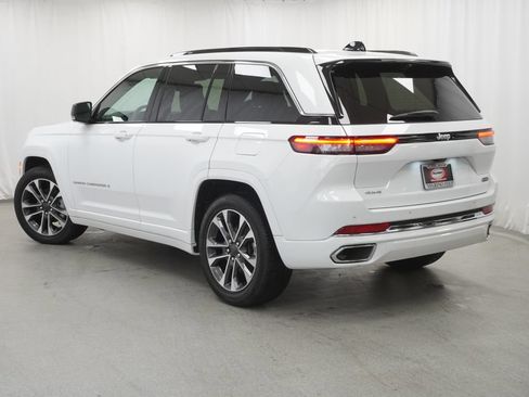Used 2025 Jeep Grand Cherokee Overland w/ Adv Protech Group III AWD/4WD image 17