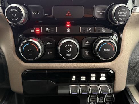 Used 2022 RAM 1500 Laramie AWD/4WD image 30