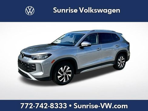 New 2026 Volkswagen Tiguan S FWD image 1
