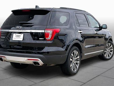 Used 2017 Ford Explorer Platinum image 9