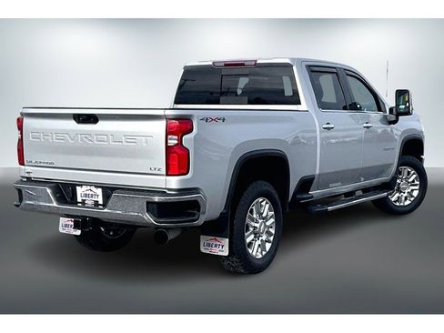 Used 2021 Chevrolet Silverado 3500 LTZ w/ LTZ Convenience Package image 6