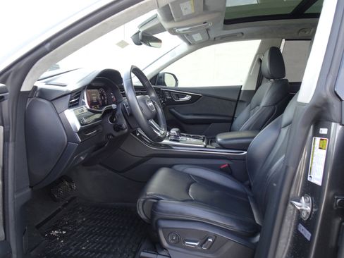Used 2019 Audi Q8 Prestige w/ Luxury Package image 10