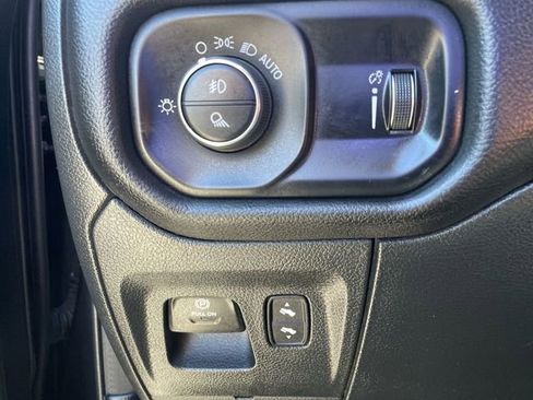 Used 2023 RAM 1500 Big Horn image 35
