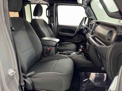 Used 2018 Jeep Wrangler Unlimited Sport S AWD/4WD image 29