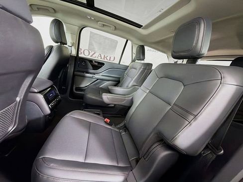 New 2026 Lincoln Aviator 2WD image 26