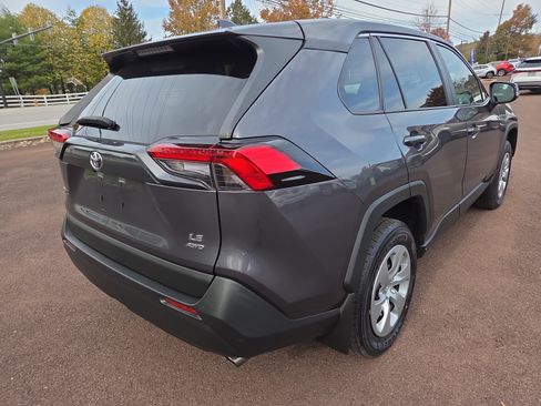 Used 2022 Toyota RAV4 LE image 3