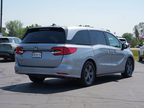 Used 2024 Honda Odyssey EX image 3