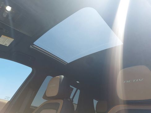 Used 2025 Chevrolet Equinox ACTIV w/ Safety and Technology Package FWD image 26