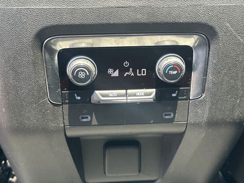 Used 2021 Chevrolet Tahoe LT w/ LT Signature Package RWD image 25