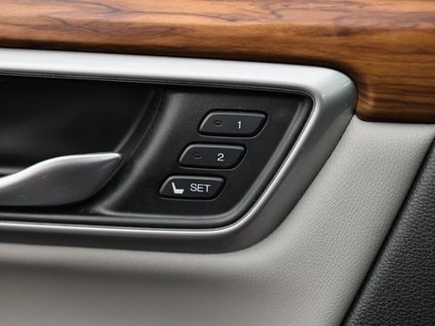 Used 2022 Honda CR-V EX-L image 15