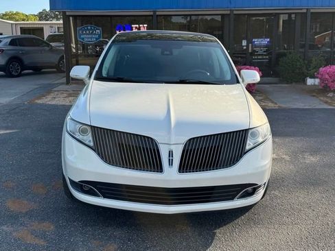 Used 2013 Lincoln MKT FWD image 3