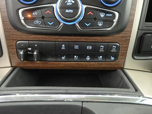 Used 2018 RAM 2500 Laramie image 31