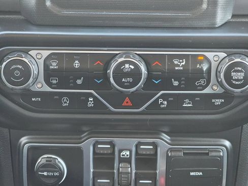 Used 2023 Jeep Gladiator Sport AWD/4WD image 14