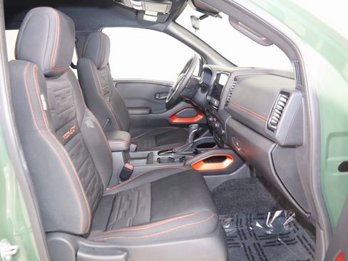 Used 2024 Nissan Frontier PRO-4X w/ Technology Package image 11