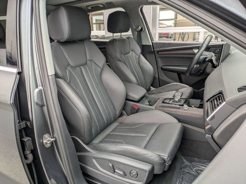 Used 2023 Audi Q5 e Premium w/ Convenience Package image 28