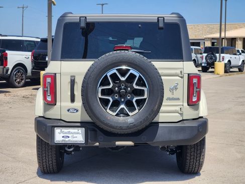 New 2026 Ford Bronco Outer Banks AWD/4WD image 8