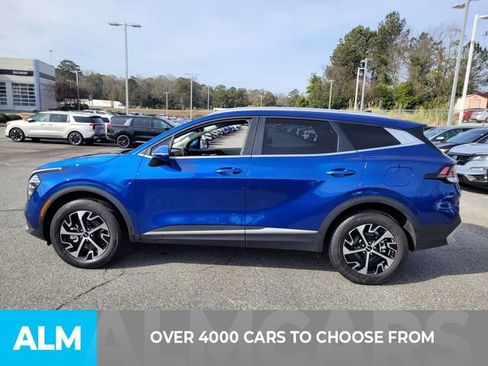 Used 2024 Kia Sportage EX image 3