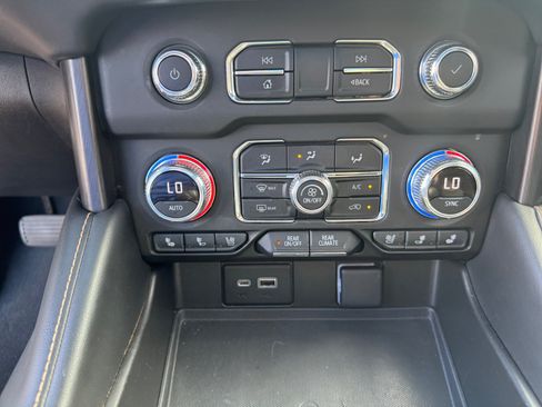 Used 2021 GMC Yukon AT4 w/ AT4 Premium Package AWD/4WD image 22