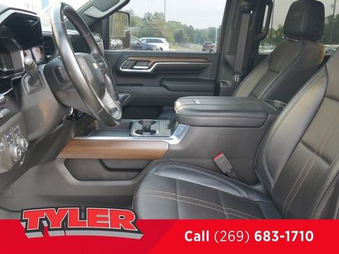 Used 2024 Chevrolet Silverado 2500 High Country w/ High Country Premium Package AWD/4WD image 34