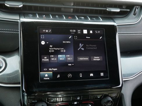 Used 2021 Jeep Grand Cherokee L Laredo AWD/4WD image 17
