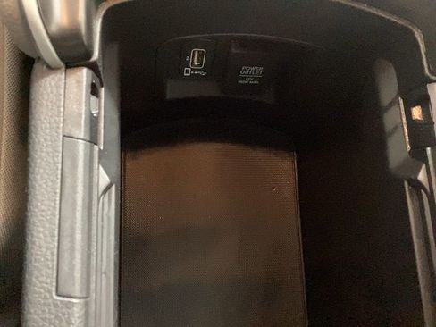 Used 2018 Honda Accord EX image 29