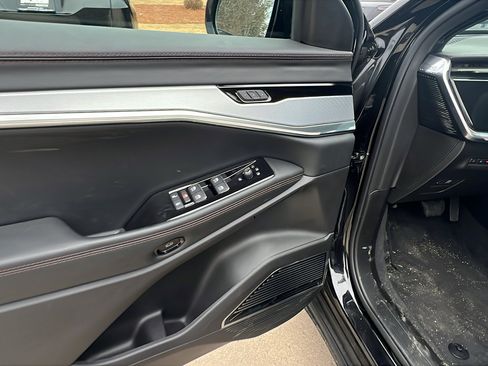 Used 2024 Jeep Wagoneer Launch Edition image 15