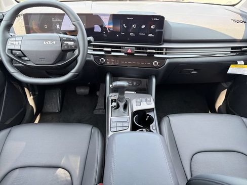 New 2026 Kia Sportage EX w/ EX Panorama Roof Package FWD image 9