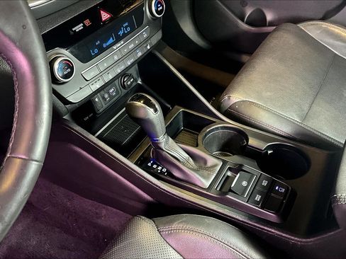 Used 2020 Hyundai Tucson Limited FWD image 19