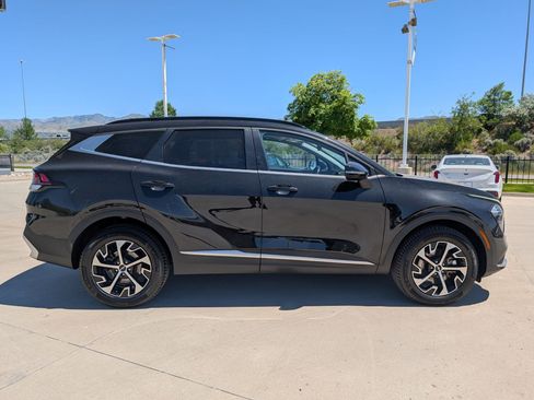 Certified 2023 Kia Sportage EX w/ EX Premium Package AWD/4WD image 6