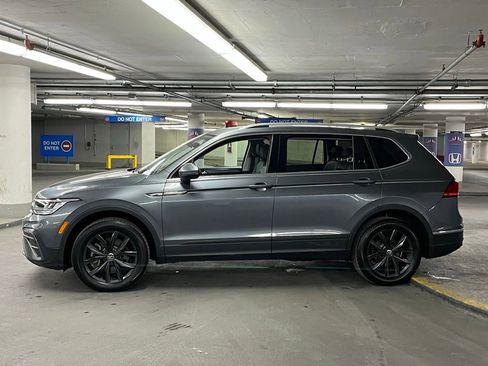 Certified 2024 Volkswagen Tiguan SE image 33