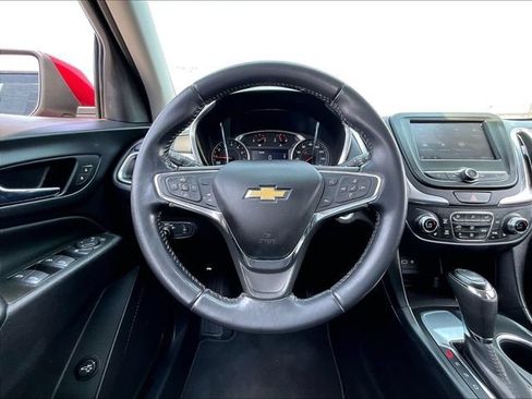 Used 2021 Chevrolet Equinox LT FWD image 17