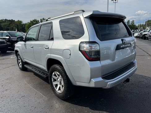 Used 2015 Toyota 4Runner 4WD image 3