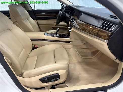 Used 2015 BMW 750Li RWD image 21