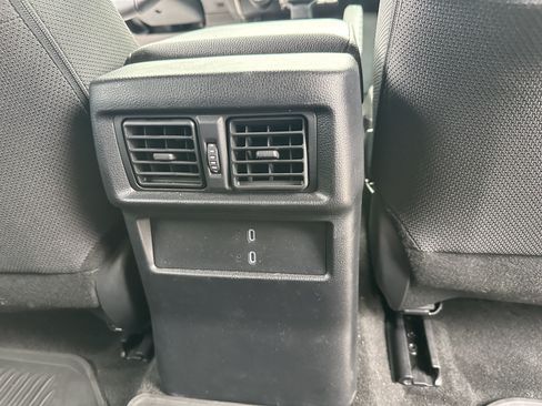 Used 2025 Toyota 4Runner SR5 AWD/4WD image 29