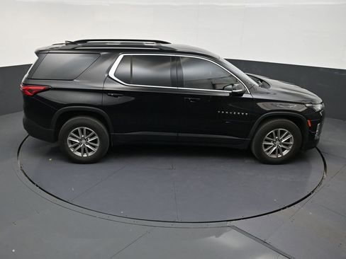 Used 2023 Chevrolet Traverse LT FWD image 16