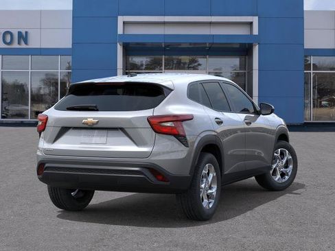 New 2026 Chevrolet Trax LS w/ LS Convenience Package FWD image 25