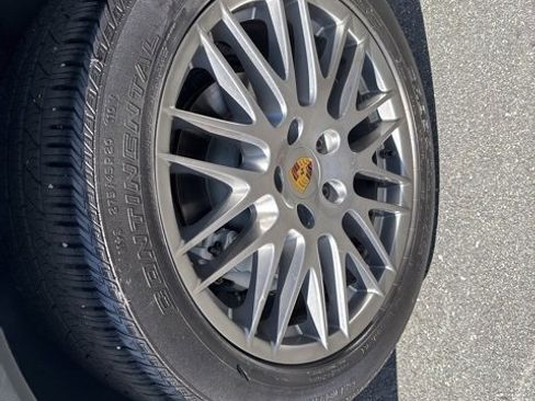 Used 2016 Porsche Cayenne S image 32