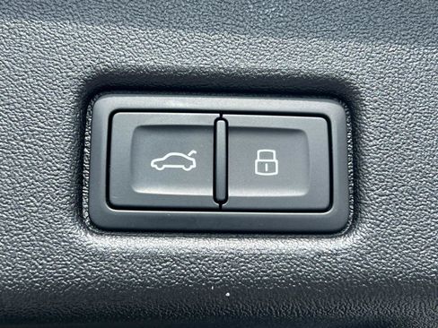 Certified 2025 Audi SQ5 Premium Plus AWD/4WD image 19