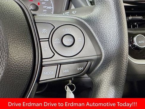 Used 2025 Toyota Corolla LE image 14