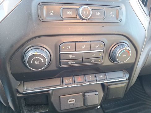 Used 2020 Chevrolet Silverado 1500 Custom w/ Custom Value Package image 26