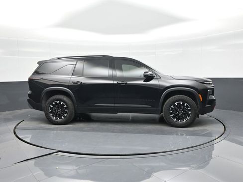 Used 2024 Chevrolet Traverse Z71 image 10